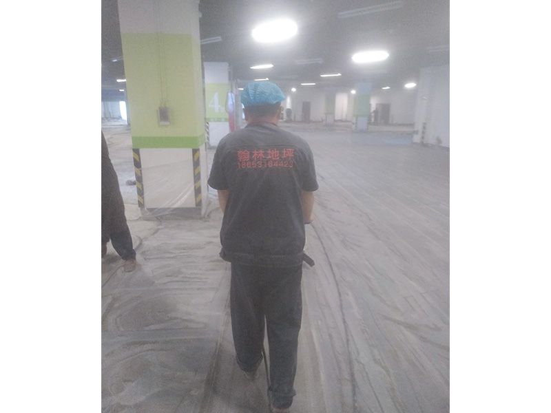济南某大型地下停车场西卡固化剂地坪改造项目顺利开工